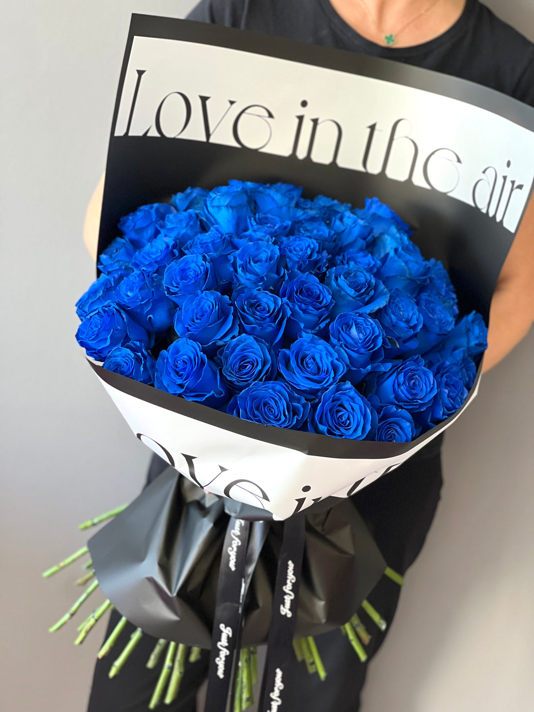 Blue Rose Elegance: Fresh Tinted Bouquet
